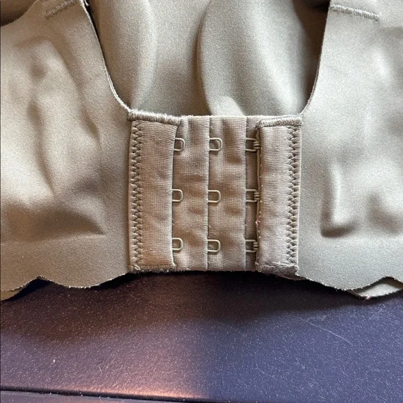 Momcozy Seamless Pine Green Nursing Bra - Picture 4 of 5